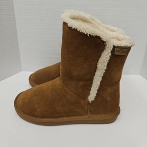 Minnetonka Brown Winter Boots with Cream Lining